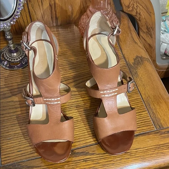 Marc Fisher brown Leather Women's Sandals size 8 - Picture 1 of 7